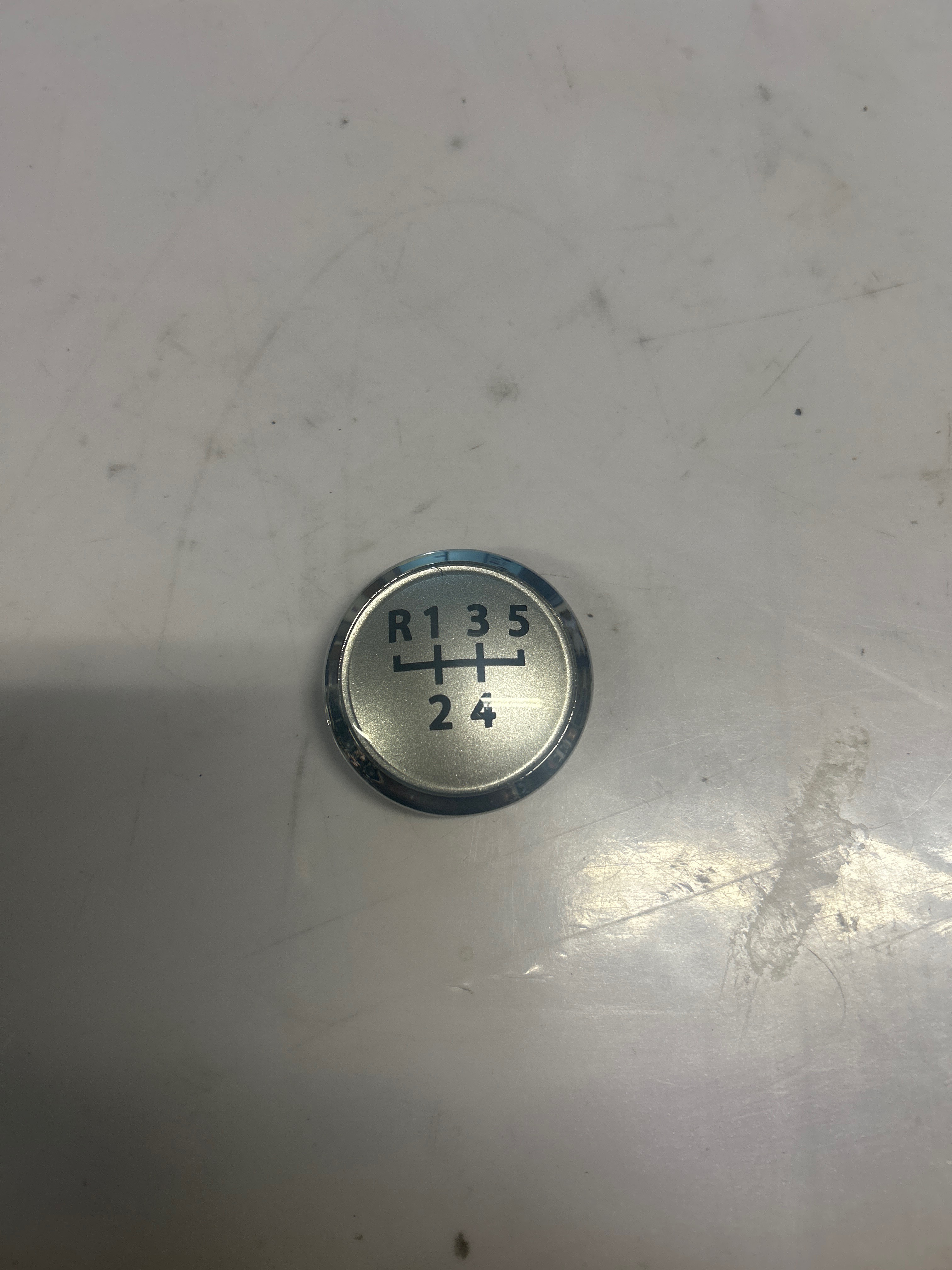 чехол эмбл серая TYG K0107