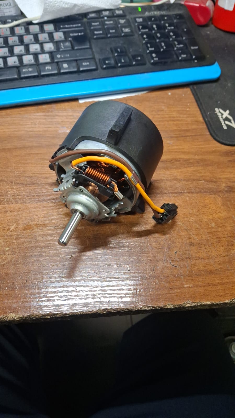 моторчик печки Caddy без крыльчатки Sham 1K1819015