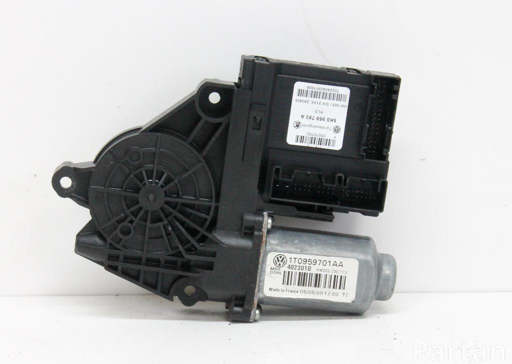 моторчик стеклоподъемника Caddy правый руль BUC Б/У 1T0959701T 5K0959793