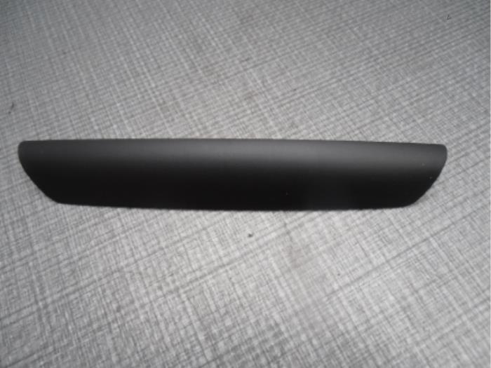 Накладка ручки 09-15 VAG 7H0867171C9B9
