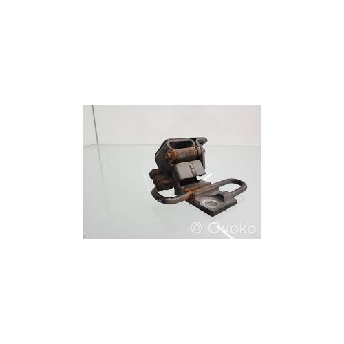 Петля Caddy двери R низ BUC Б/У 1T0831412C